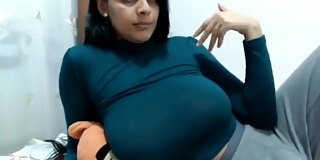 amateur,big tits,boobs,brunette,desi,hd,indian,solo,webcam