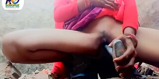 bhabhi,brunette,hd,indian,milf,outdoor,saree,solo,toys