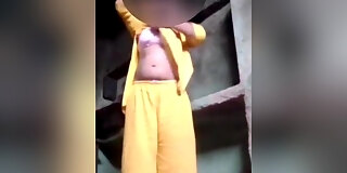 amateur,big tits,brunette,girlfriend,indian,phone,solo