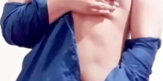 amateur,brunette,indian,masturbating,mia khalifa,moaning,pornstar,solo,webcam