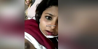 amateur,boobs,brunette,desi,exclusive,indian,lovers,phone,sexy,solo,webcam